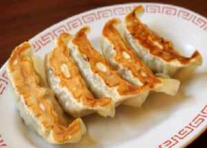 昭島市のケンちゃん餃子様より餃子500個を頂きました。（2017/4/6）