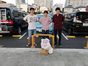 東村山西高校の生徒の有志の方々から食品30キロをいただきました（8/26）。